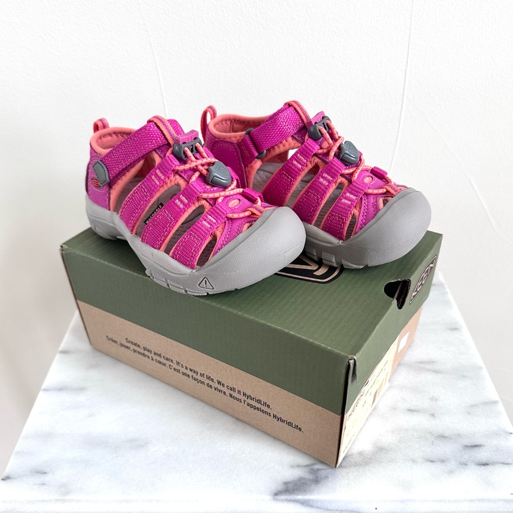 Keen Newport H2 Very Berry/Fusion Coral, Girls Sandals Size 9, Brand New